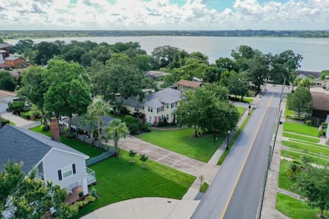 Beautiful 5BR/4BA Luxury Historic Home on Success House in Lakeland