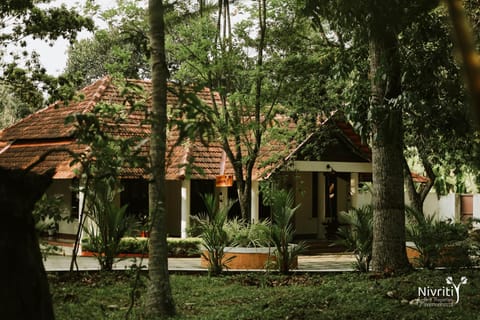 NIVRITI HERITAGE HOME AND POOL VILLA KOVALAM Chalet in Thiruvananthapuram