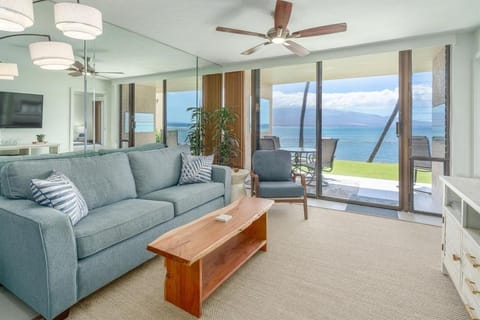 Oceanfront Oasis – Renovated Summer of 2023 House in Maalaea