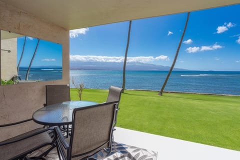 Oceanfront Oasis – Renovated Summer of 2023 House in Maalaea