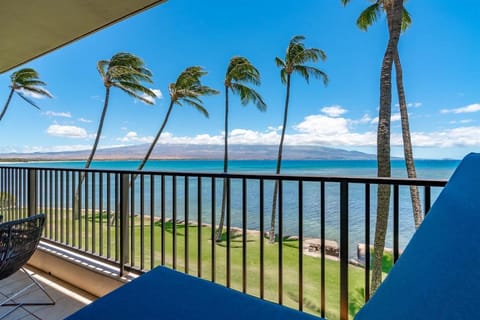 Oceanfront Abode Remodeled in 2021 Sleeps 6 House in Maalaea