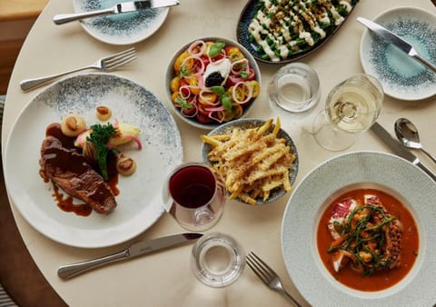 Restaurant/places to eat, Dining area, Dinner