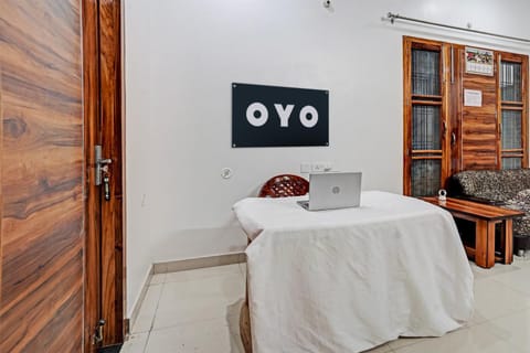 OYO Flagship Rudra Palace Hotel in Lucknow
