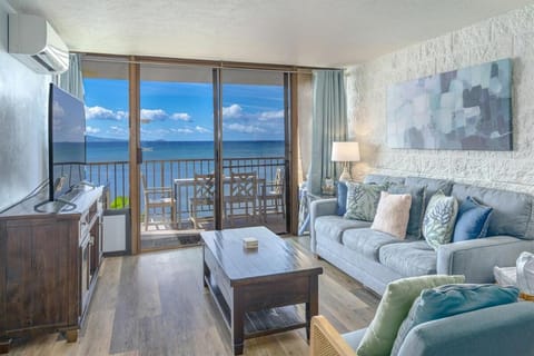 Direct Oceanfront—Fully remodeled—Sleeps 6 House in Maalaea