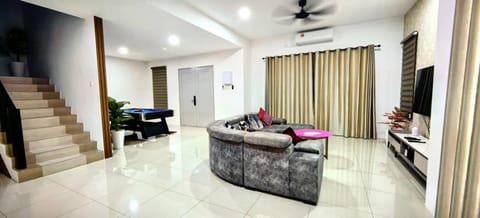 19pax Ipoh Semi-D W Shared Pool Table & Karaoke ISD03 R Maison in Ipoh