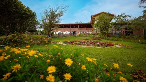 Property building, Spring, Day, Natural landscape, Garden, Garden, Garden view