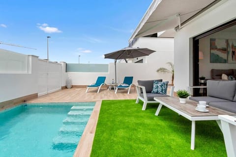 Balcony/Terrace, Swimming pool