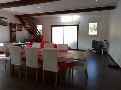 Spacieuse villa a St Cyprien pour 15 Villa in Saint-Cyprien