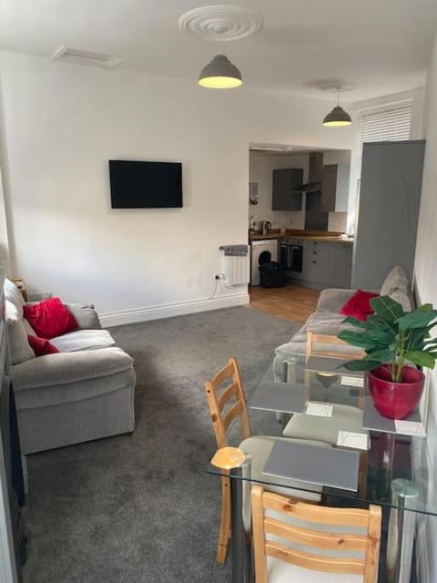 CLITHEROE TOWN CENTRE MODERN 2 BED APARTMENT Condo in Clitheroe