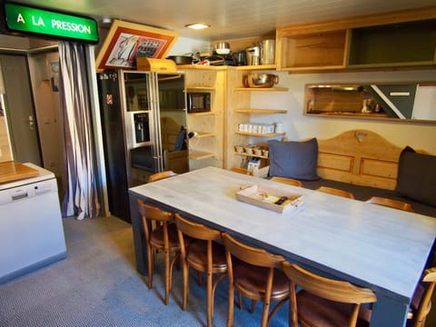 Living room, Seating area, Dining area, dishwasher, microwave