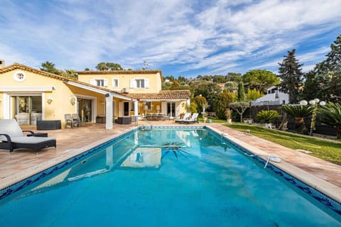 Luxurious Retreat in Private Mougins Residency with Pool Villa in Mougins