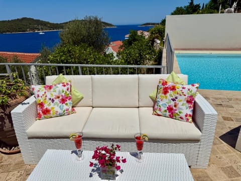 Day, View (from property/room), Balcony/Terrace, Seating area, Evening entertainment