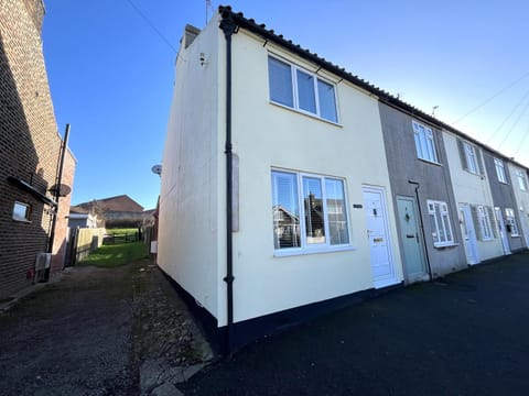 Delightful Cottage House in Flamborough