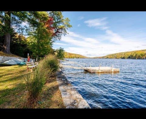 Skiing, Canoeing, Lake view, Swimming pool