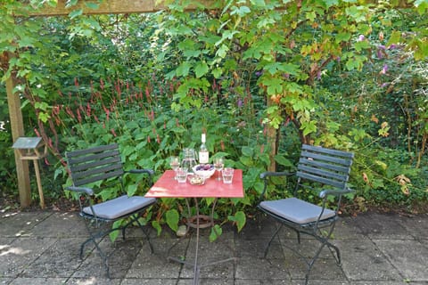 Garden, Dining area