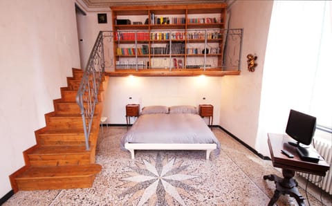 Photo of the whole room, Decorative detail, Bedroom