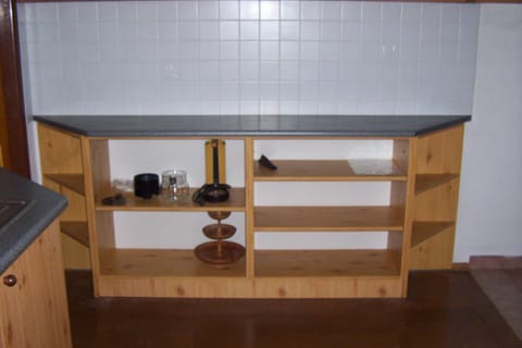 Kitchen or kitchenette, Internal: Not applicable to any particular room