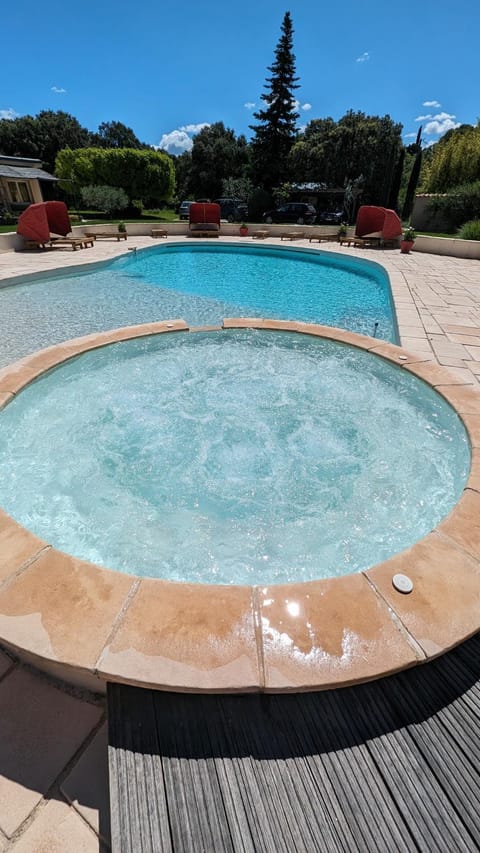 Villa l'Escargolette avec piscine privée Chalet in Carpentras