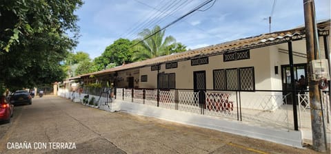 Casa villa con Jacuzzi, tobogán y BBQ House in Carmen Apicala