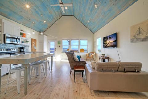 Bayside Lodge by AvantStay Panoramic Water Views House in Flour Bluff