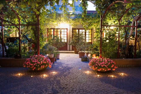 Patio, Facade/entrance, Garden