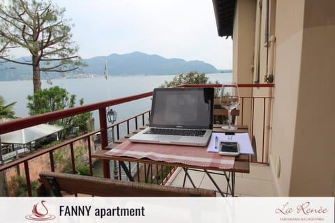 Balcony/Terrace, Lake view