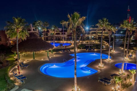 Bird's eye view, Swimming pool