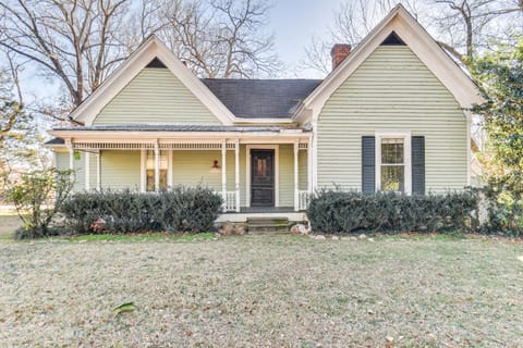 Watkinsville Cottage with Yard 9 Mi to UGA House in Athens