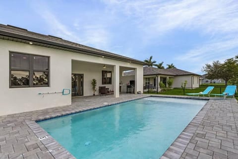 Patio, Balcony/Terrace, Pool view, Swimming pool