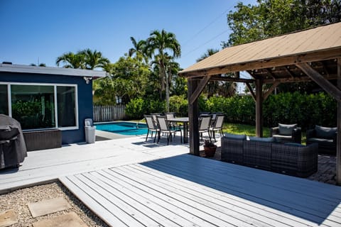 Modern 3 beds 2 baths Heated Pool Spacious Coco Blue Oasis Casa in Pompano Beach