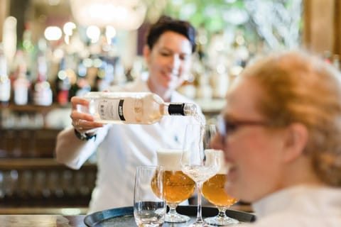 Staff, Lounge or bar, Drinks