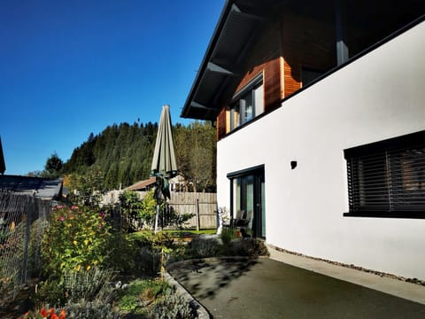 Property building, Summer, Garden