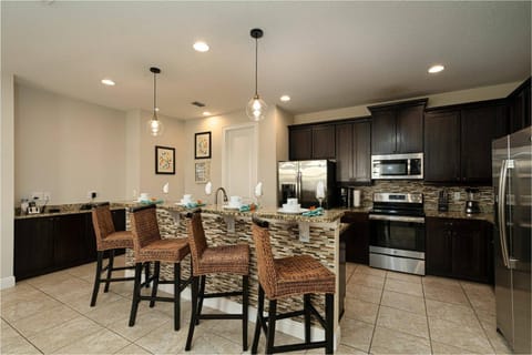 Last Minute Disney Getaway! Private Pool, Hot Tub & Games Room. Book Now! #77001 Villa in Four Corners