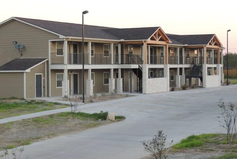Eagle's Den Suites Cotulla a Travelodge by Wyndham Hotel in Cotulla