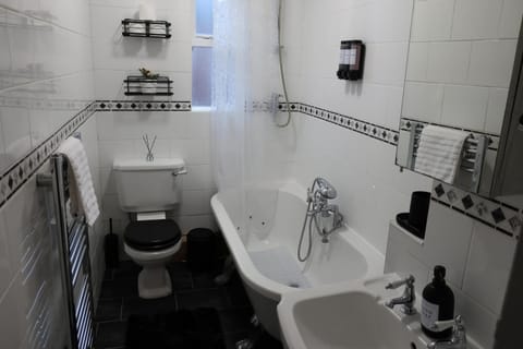 Shower, Toilet, Bathroom, Bath