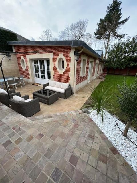 Maison de charme dans un écrin de verdure - Le Vésinet - 15mns de Paris Villa in Saint-Germain-en-Laye