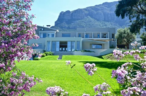 Property building, Day, Garden