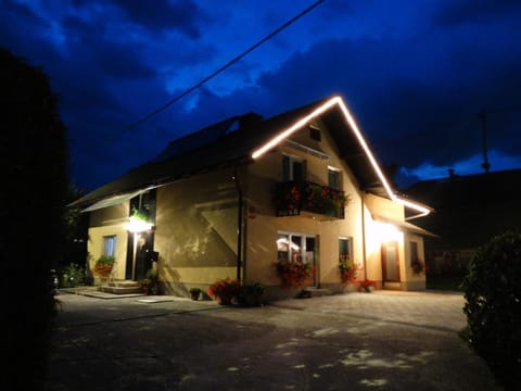 Property building, Facade/entrance, Night