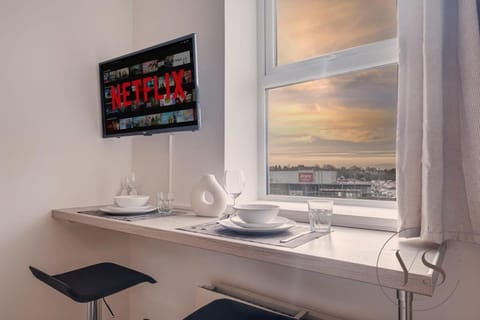 Terracotta Longton Studio 2b - Wi-Fi, Alton Towers, Netflix Apartment in Stoke-on-Trent