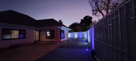 HARESCA LUXURY Accommodation Bellville Bed and Breakfast in Cape Town