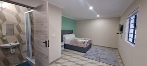 HARESCA LUXURY Accommodation Bellville Bed and Breakfast in Cape Town