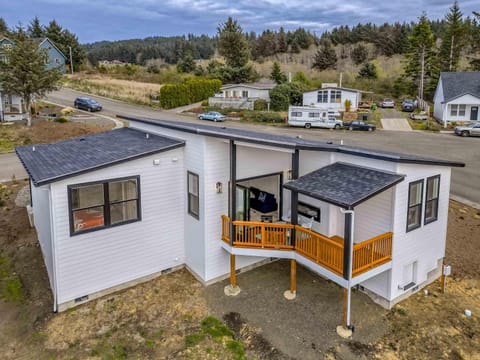 Deja View House in Oregon