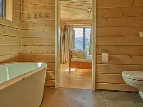 Toilet, Bathroom, Mountain view, Bath