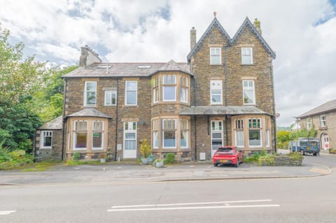 Property building, Street view, Parking