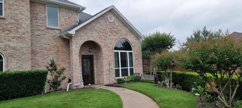 4BR 2B Pool 2 5 Bath Game Room Grill-16 Guests House in Carrollton