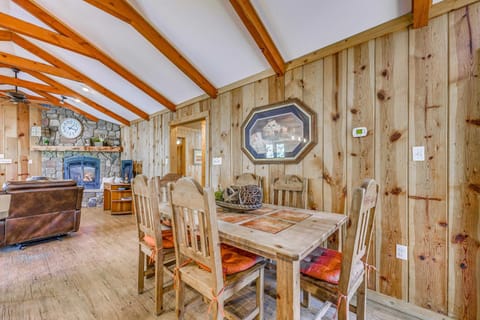 Ruidoso Cabin Private Hot Tub and Woodsy Deck House in Ruidoso