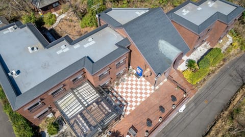 Property building, Street view