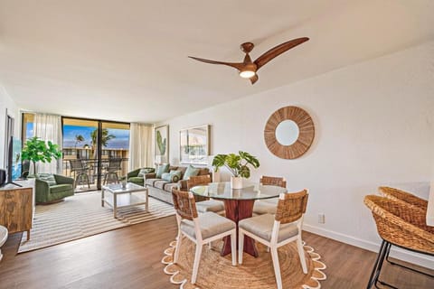 Kanai A Nalu 408 — Top Floor Oceanfront Condo House in Maalaea