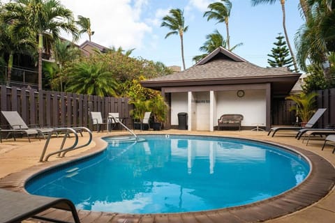 Newly Remodeled Luxury Condo — Sleeps 7 House in Kihei