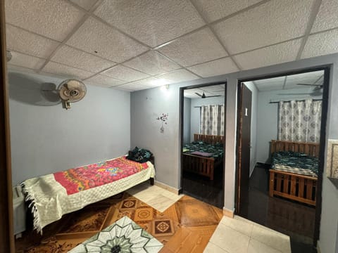 KENSONS BUDGETSTAY NON AC FREE WIFI and PARKING Apartamento in Mangaluru